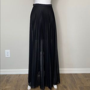 Women’s Black Pleated Netted Maxi Skirt